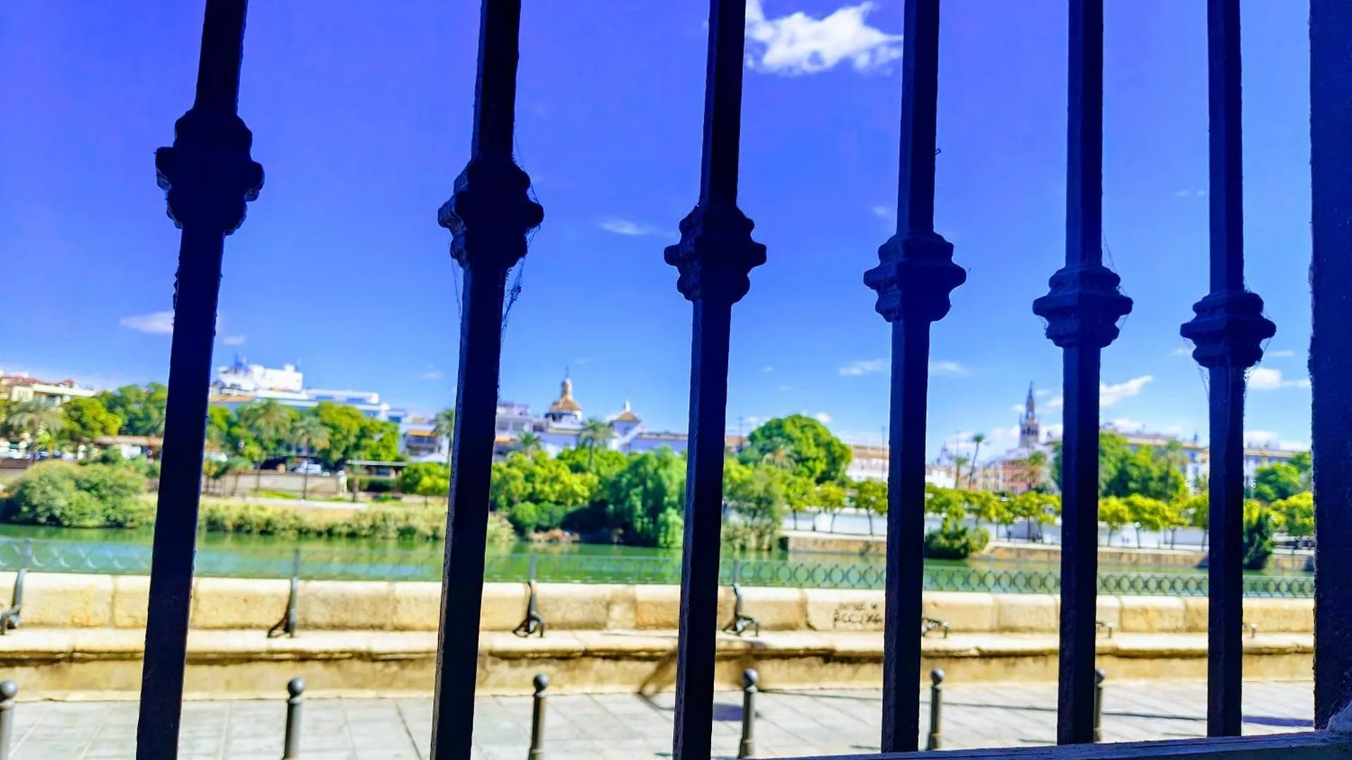 Boho Chic River Side Apartment Seville